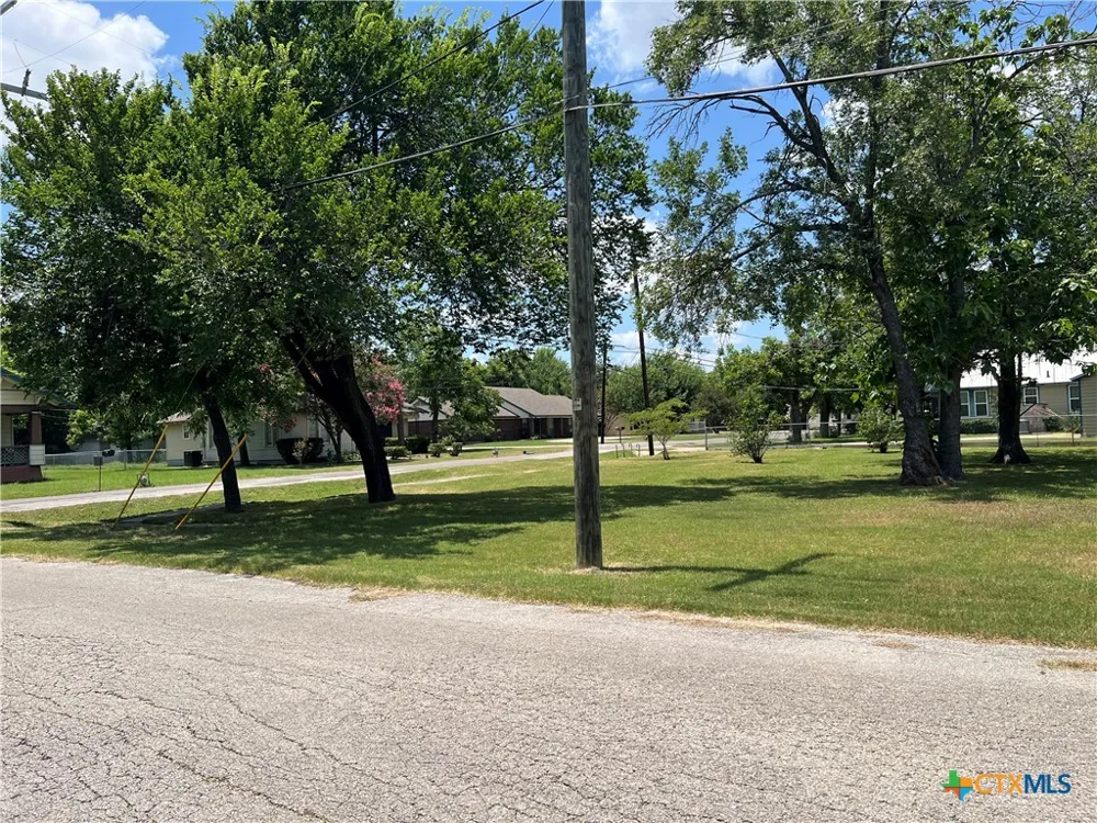 307 S Willis Street Granger, TX 76530