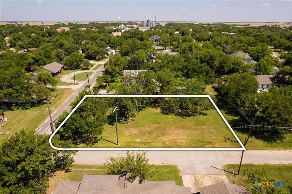 307 S Willis Street Granger, TX 76530