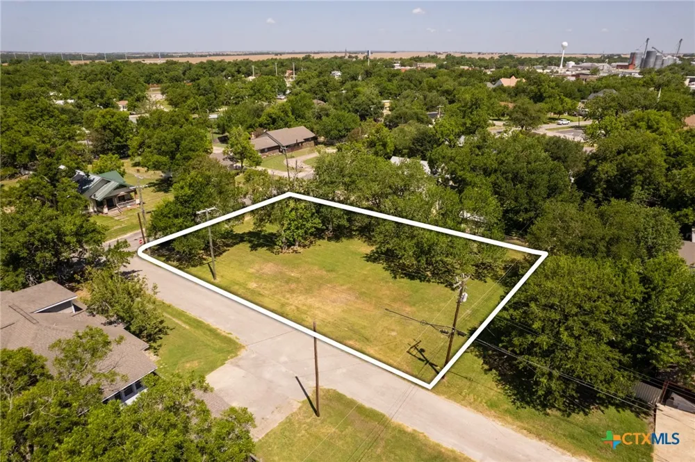 307 S Willis Street Granger, TX 76530
