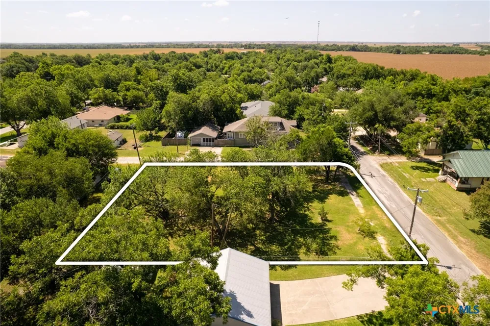 307 S Willis Street Granger, TX 76530