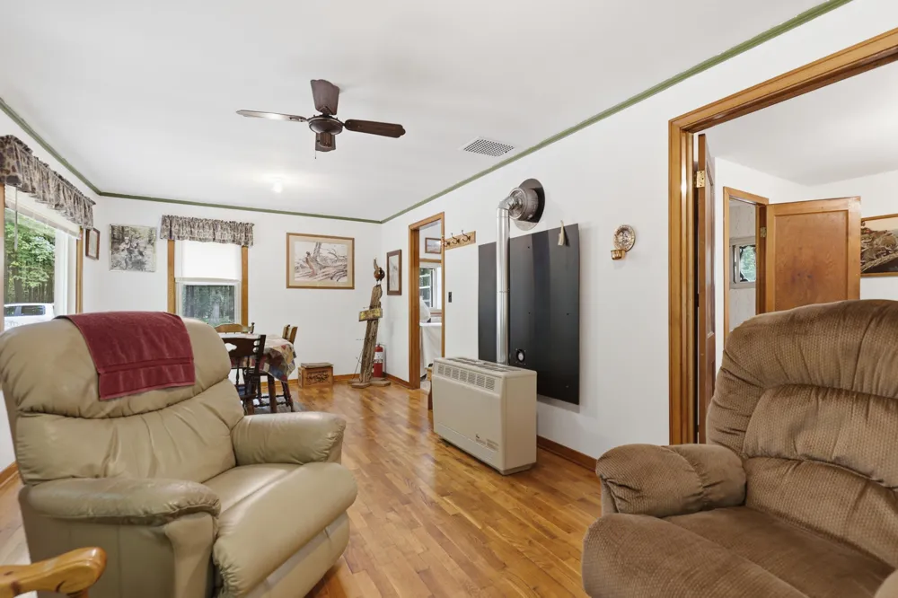 7 E Johnson Road Ashley, MI 48806