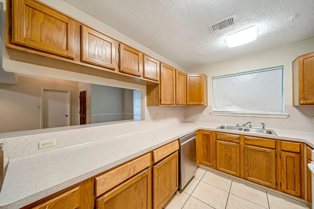3812 Redbud Drive La Porte, TX 77571