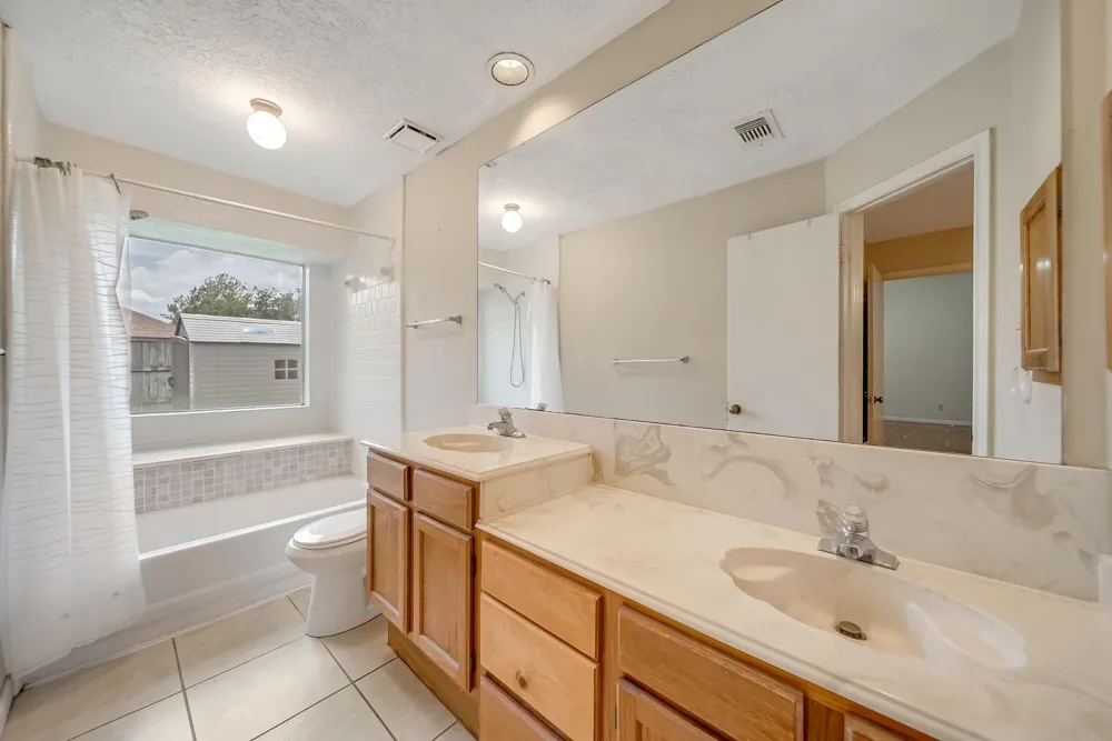 3812 Redbud Drive La Porte, TX 77571