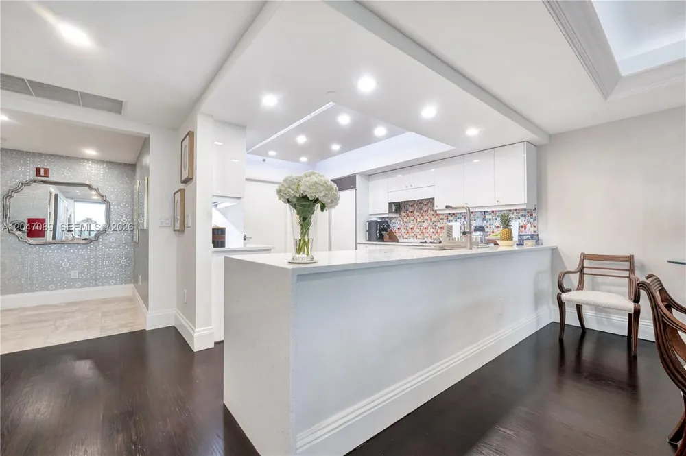 1455 Ocean Dr #904 Miami Beach, FL 33139