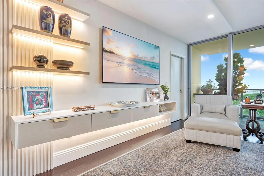 1455 Ocean Dr #904 Miami Beach, FL 33139