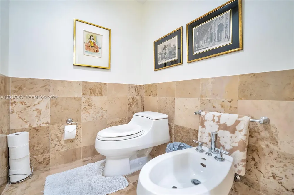 1455 Ocean Dr #904 Miami Beach, FL 33139