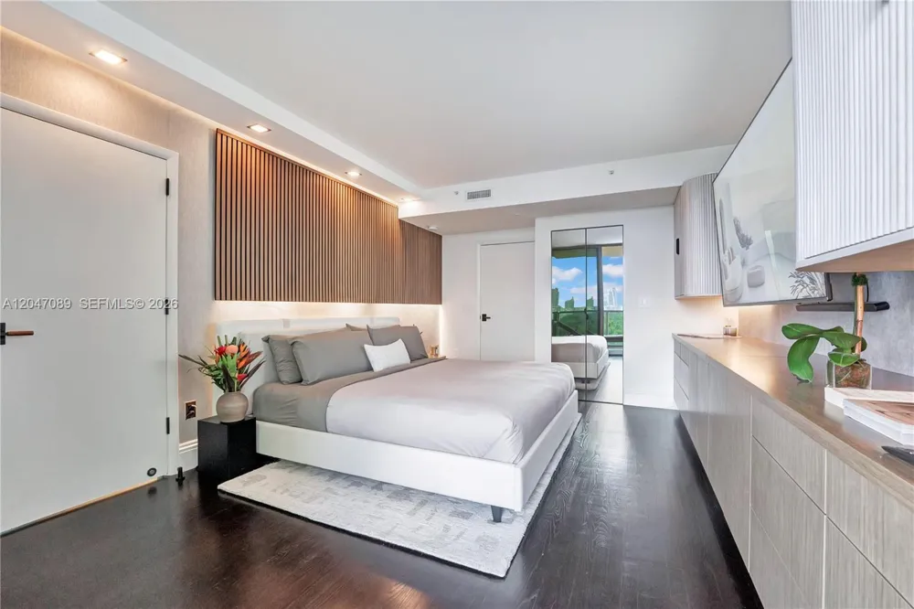 1455 Ocean Dr #904 Miami Beach, FL 33139