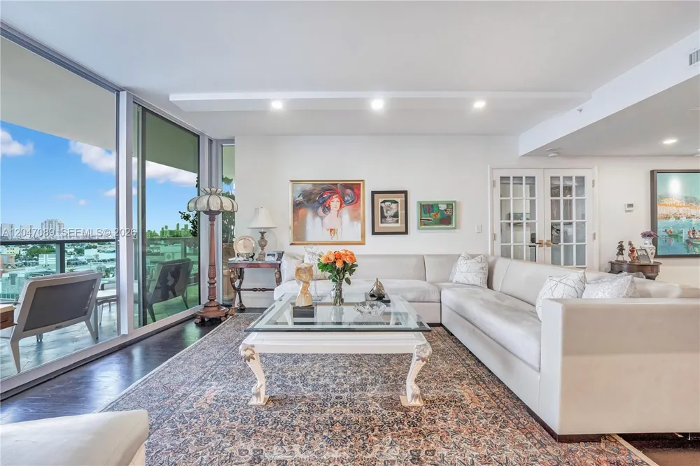 1455 Ocean Dr #904 Miami Beach, FL 33139