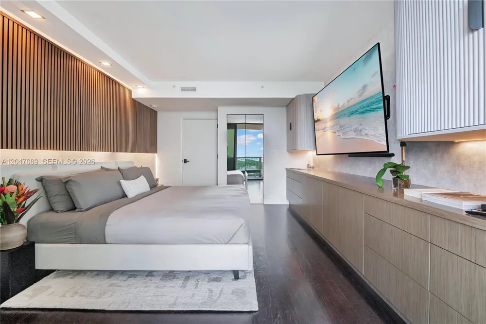 1455 Ocean Dr #904 Miami Beach, FL 33139