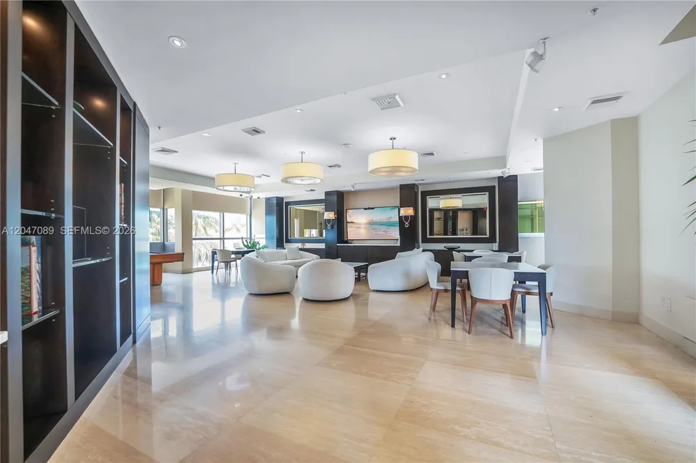 1455 Ocean Dr #904 Miami Beach, FL 33139