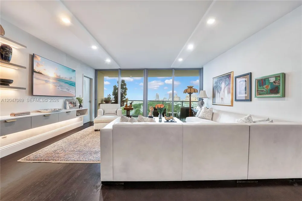 1455 Ocean Dr #904 Miami Beach, FL 33139