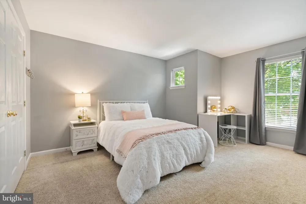 42702 MIDDLE RIDGE PLACE Broadlands, VA 20148