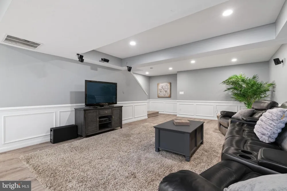 42702 MIDDLE RIDGE PLACE Broadlands, VA 20148