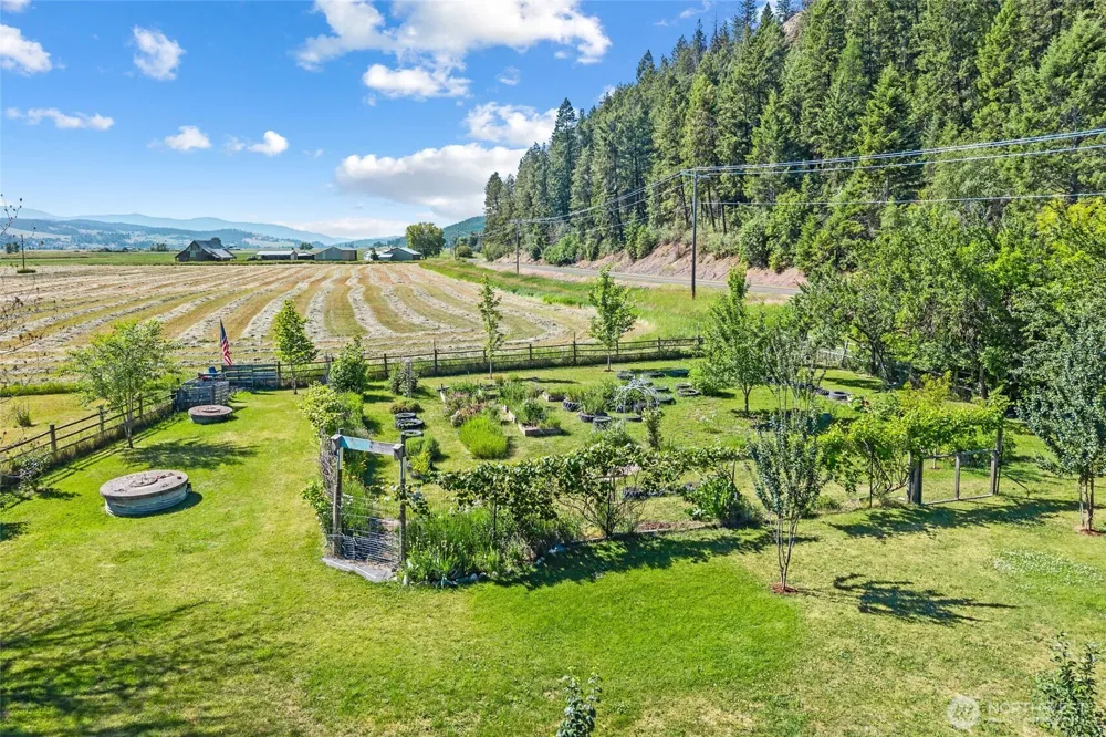 511 Valley Westside Road Colville, WA 99114