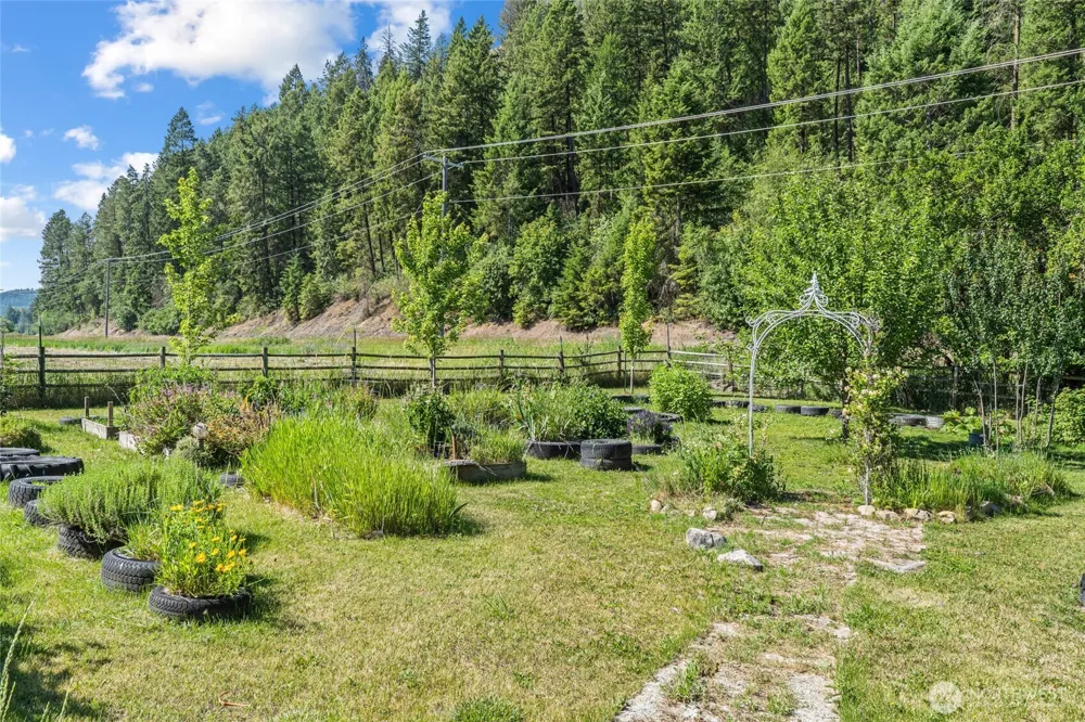 511 Valley Westside Road Colville, WA 99114