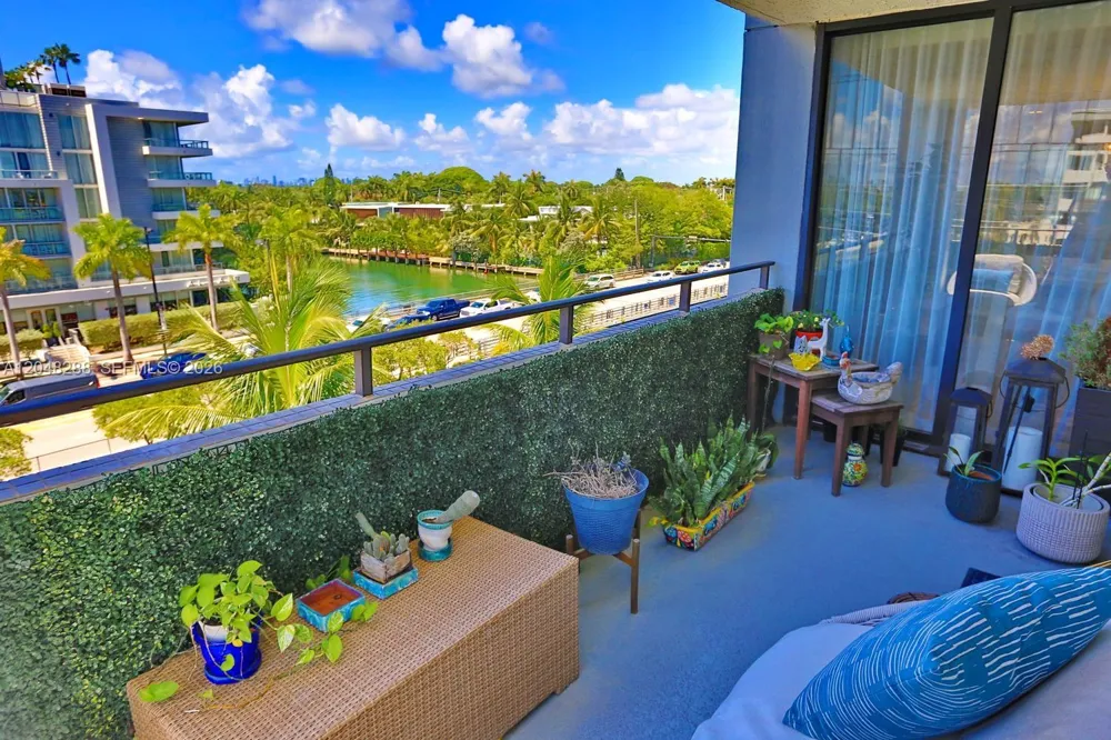 9660 W Bay Harbor Dr #5A Bay Harbor Islands, FL 33154