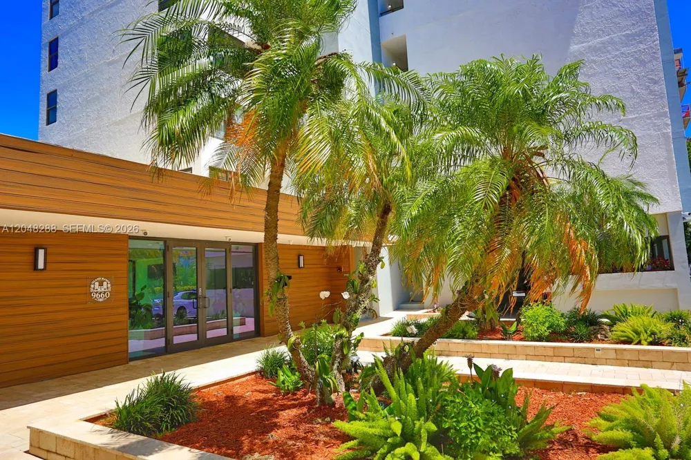 9660 W Bay Harbor Dr #5A Bay Harbor Islands, FL 33154