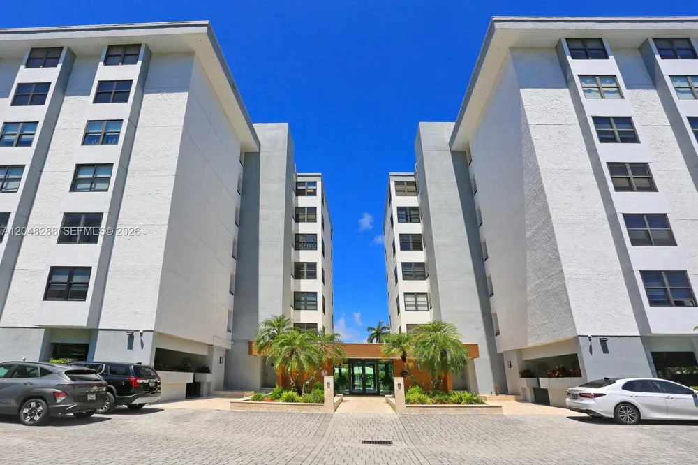 9660 W Bay Harbor Dr #5A Bay Harbor Islands, FL 33154