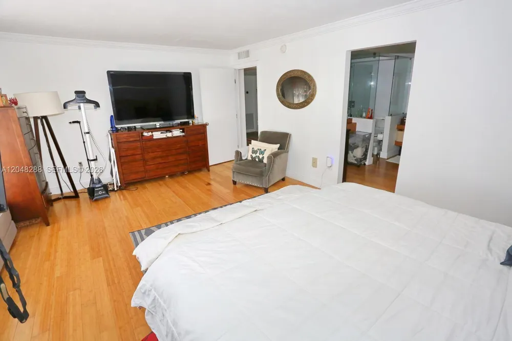 9660 W Bay Harbor Dr #5A Bay Harbor Islands, FL 33154