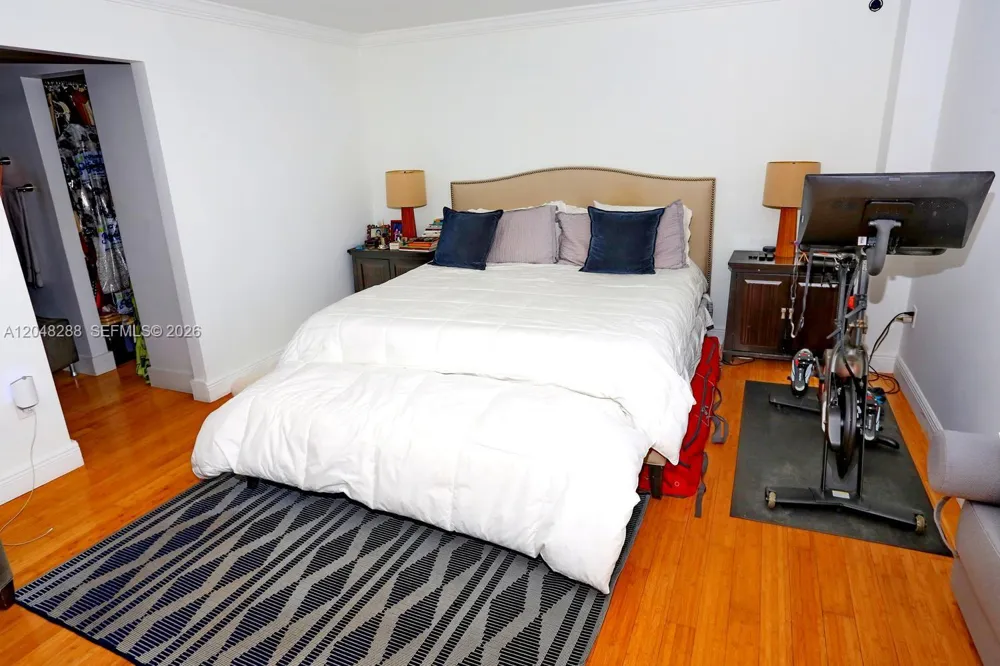 9660 W Bay Harbor Dr #5A Bay Harbor Islands, FL 33154