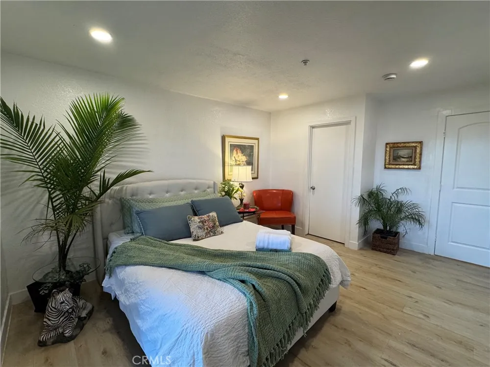 8514 E Baker Hill Road #B Orange, CA 92869