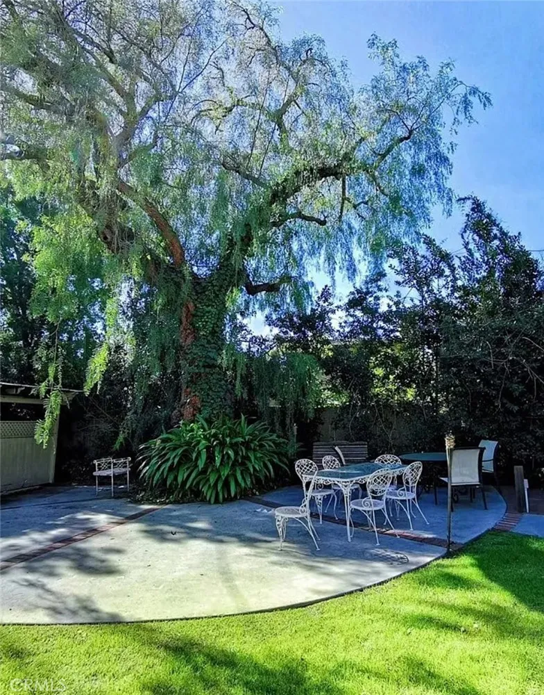 225 N Lima St #204 Sierra Madre, CA 91024