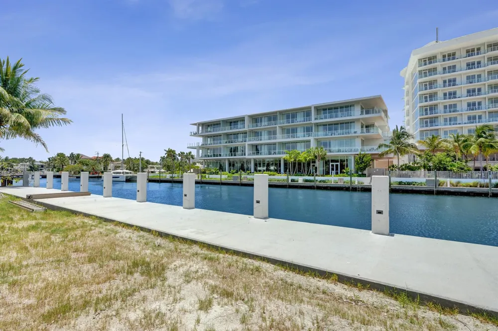 2552 Mercedes Drive Fort Lauderdale, FL 33316
