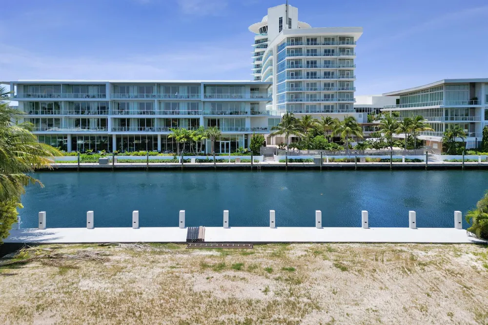 2552 Mercedes Drive Fort Lauderdale, FL 33316