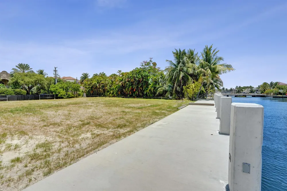 2552 Mercedes Drive Fort Lauderdale, FL 33316