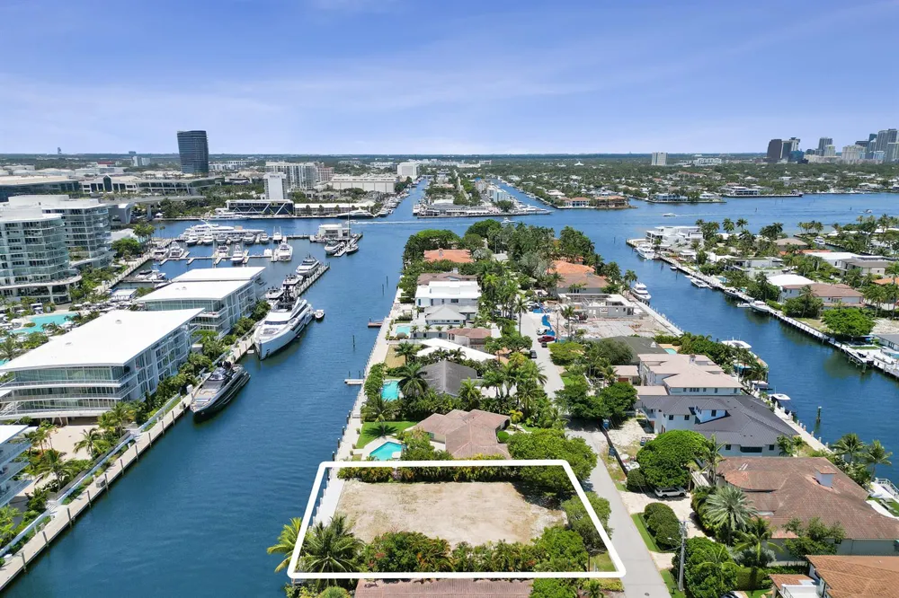2552 Mercedes Drive Fort Lauderdale, FL 33316