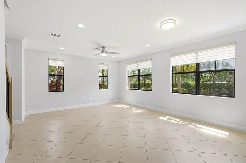 3390 NW 125th Avenue Sunrise, FL 33323