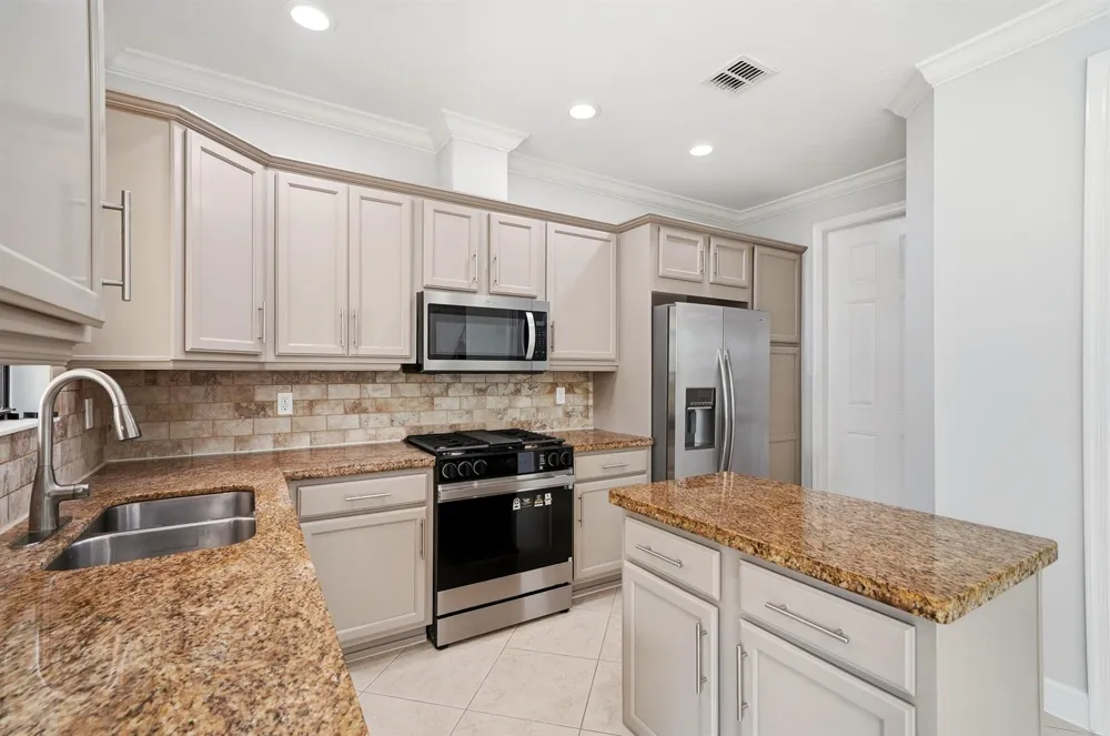 3390 NW 125th Avenue Sunrise, FL 33323