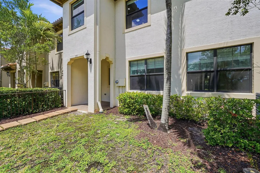 3390 NW 125th Avenue Sunrise, FL 33323