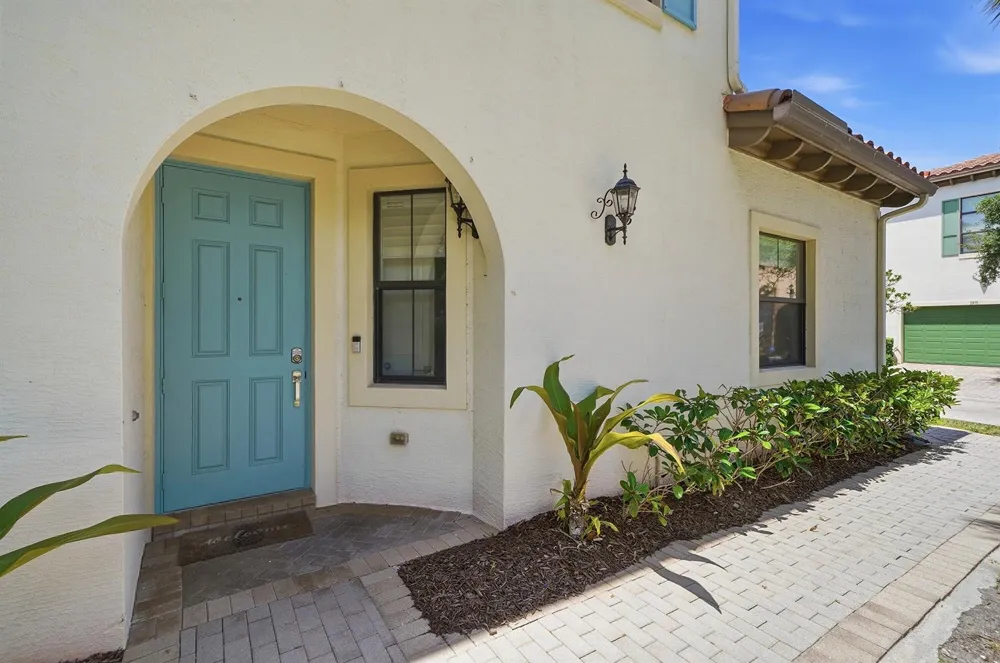 3390 NW 125th Avenue Sunrise, FL 33323