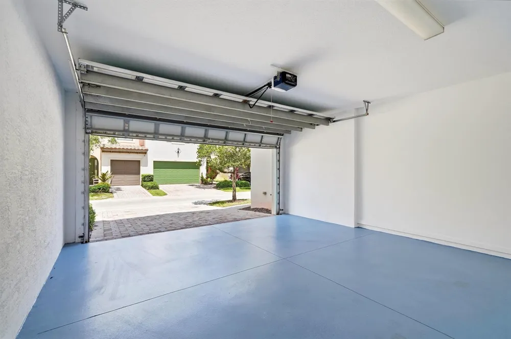 3390 NW 125th Avenue Sunrise, FL 33323