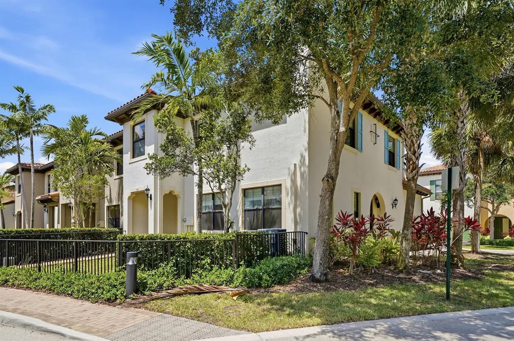 3390 NW 125th Avenue Sunrise, FL 33323