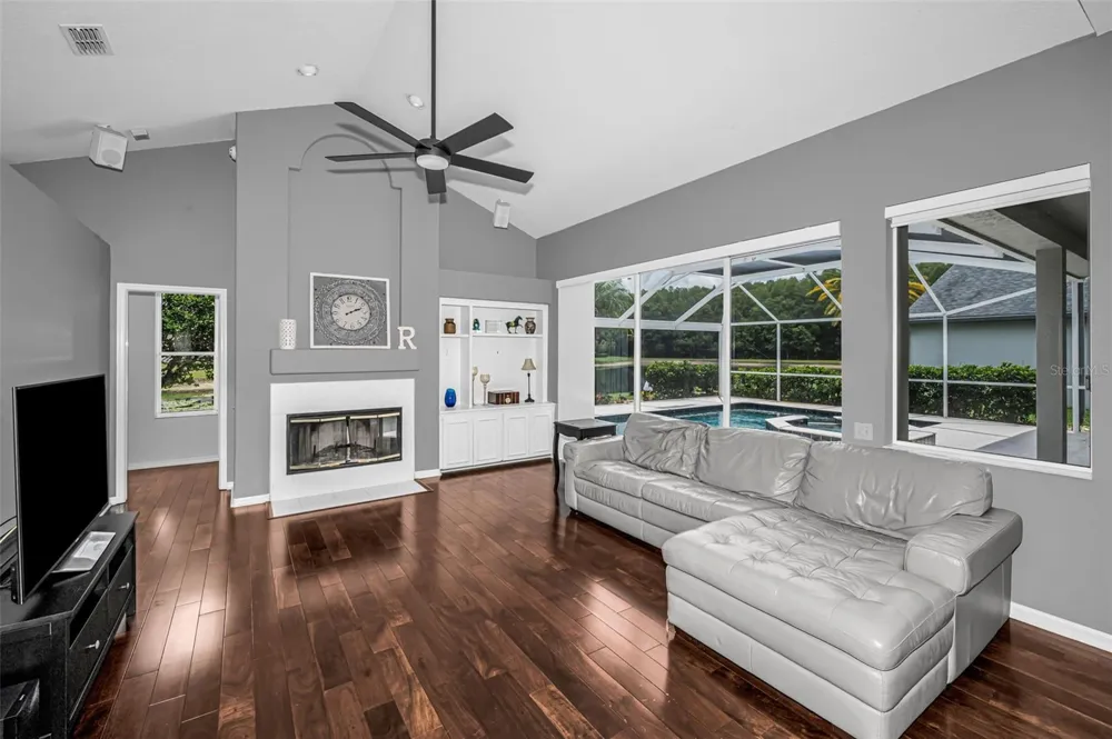 4084 LIGUSTRUM DRIVE Palm Harbor, FL 34685
