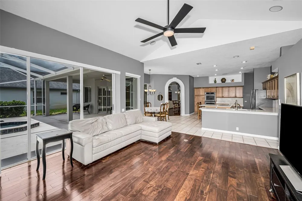4084 LIGUSTRUM DRIVE Palm Harbor, FL 34685