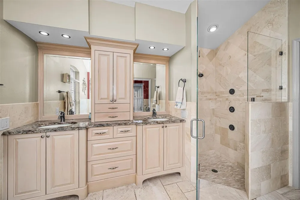 4084 LIGUSTRUM DRIVE Palm Harbor, FL 34685