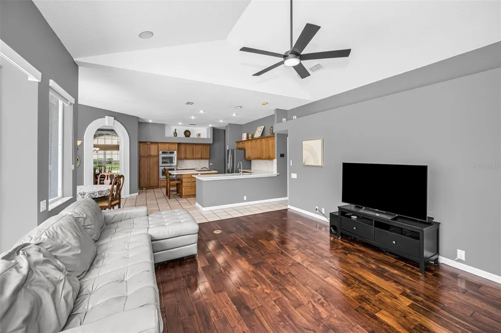 4084 LIGUSTRUM DRIVE Palm Harbor, FL 34685