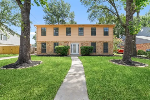 8406 Pine Falls Drive