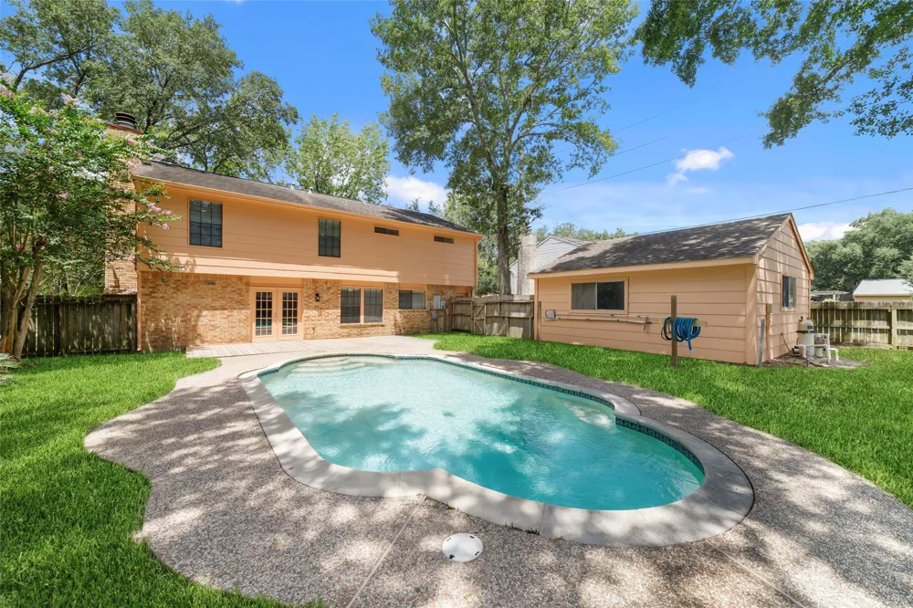 8406 Pine Falls Drive Houston, TX 77095