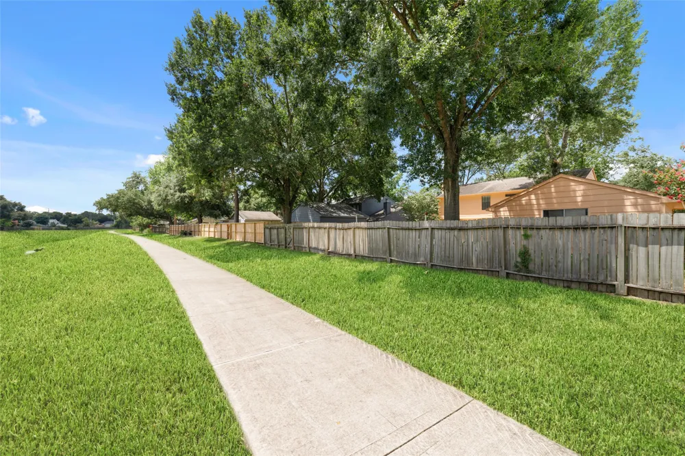 8406 Pine Falls Drive Houston, TX 77095