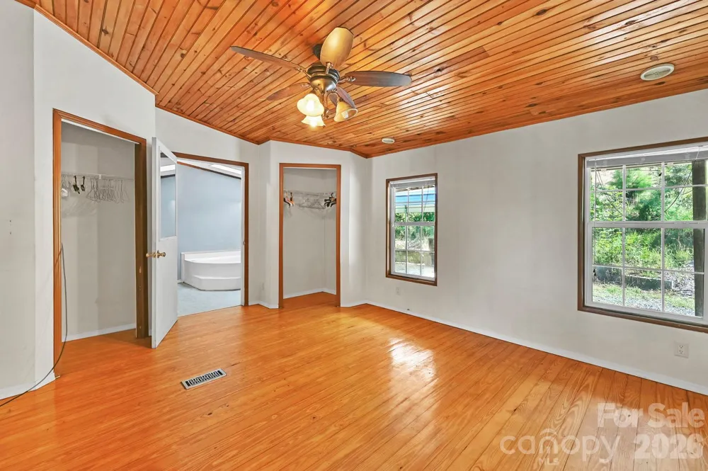 284 Paul Gosnell Road Marshall, NC 28753