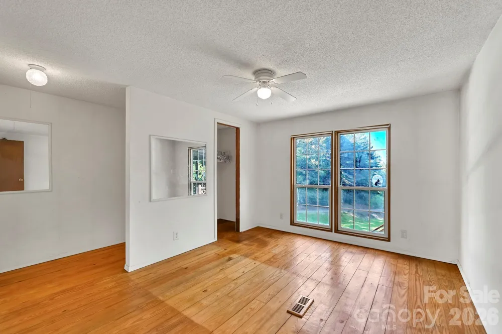 284 Paul Gosnell Road Marshall, NC 28753