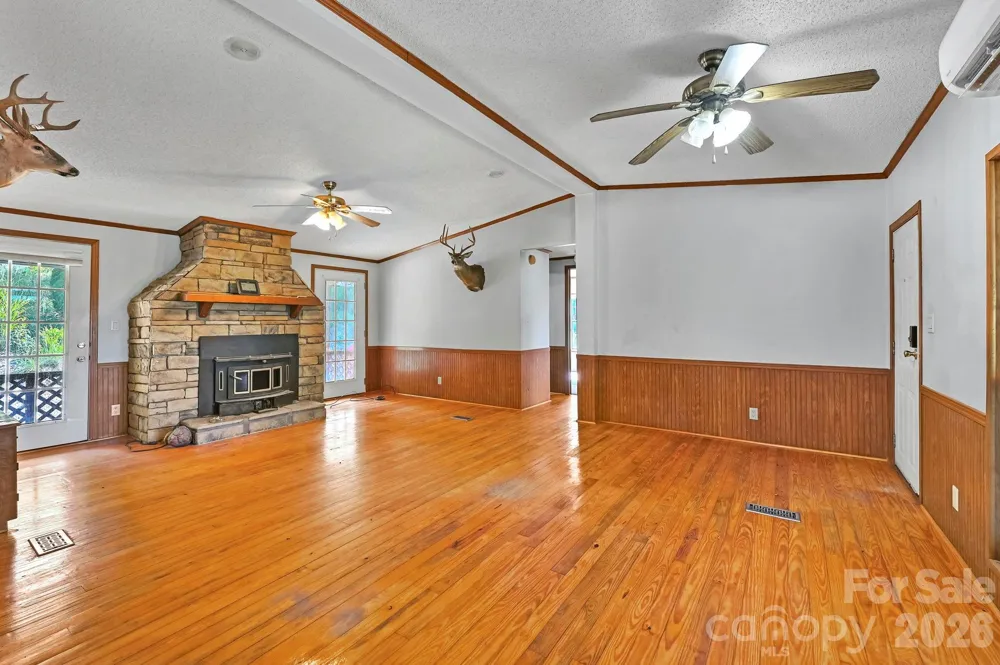 284 Paul Gosnell Road Marshall, NC 28753