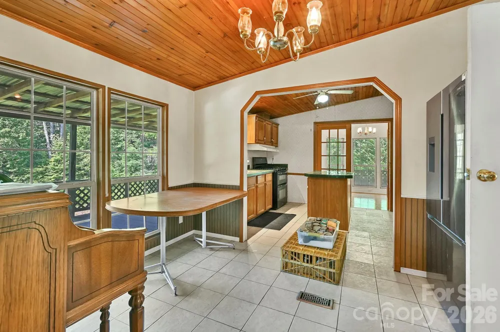 284 Paul Gosnell Road Marshall, NC 28753