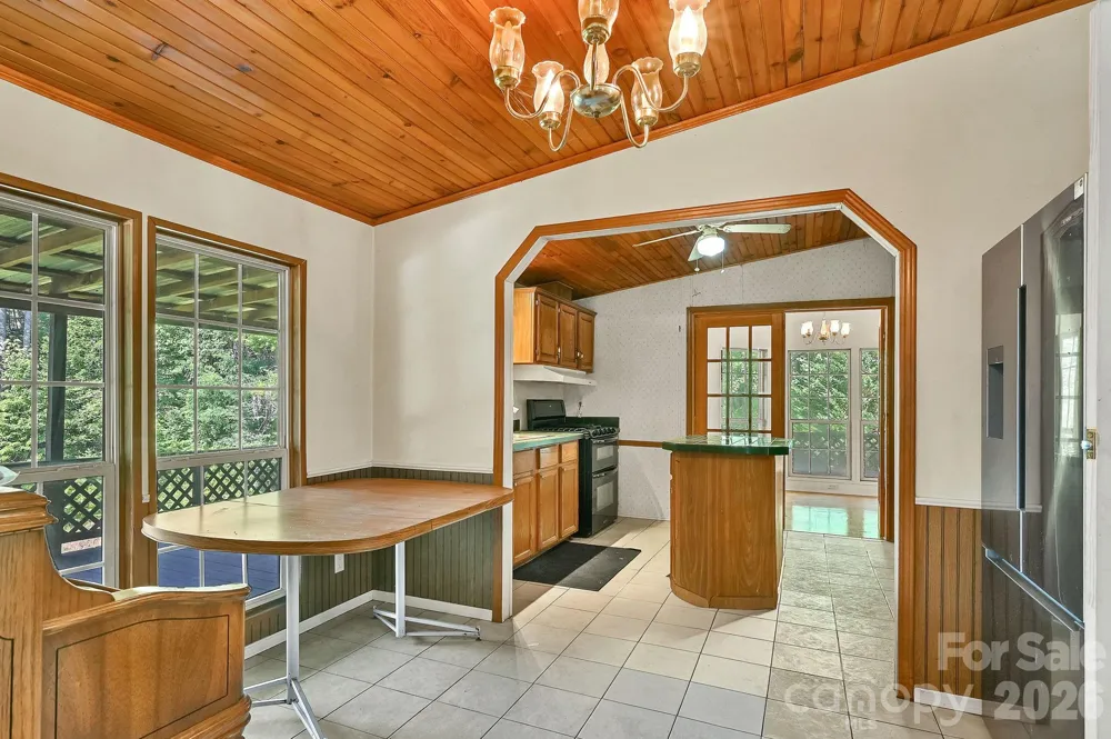 284 Paul Gosnell Road Marshall, NC 28753
