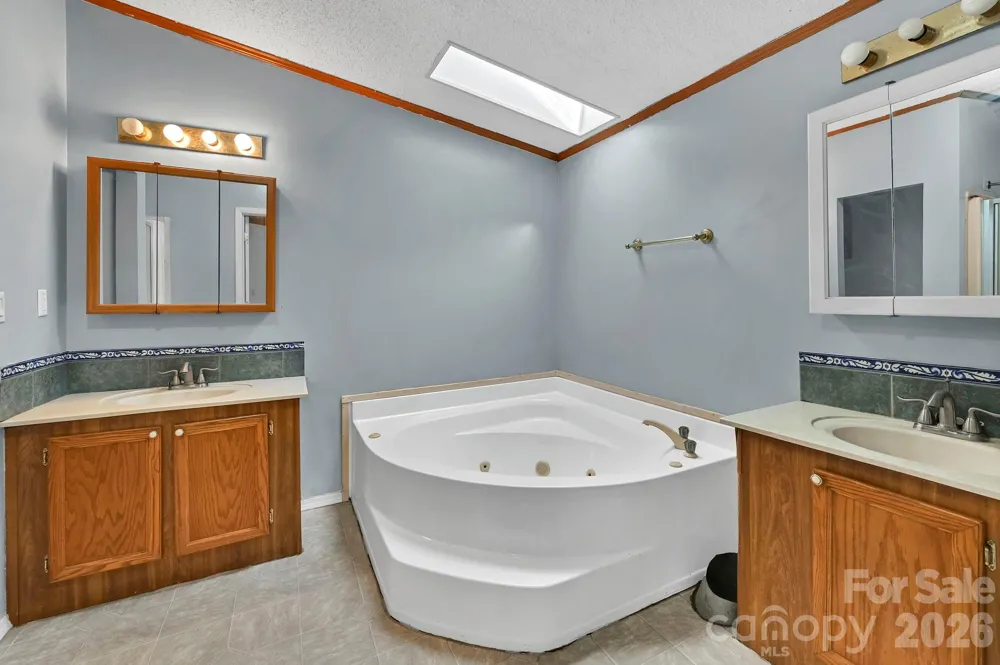 284 Paul Gosnell Road Marshall, NC 28753
