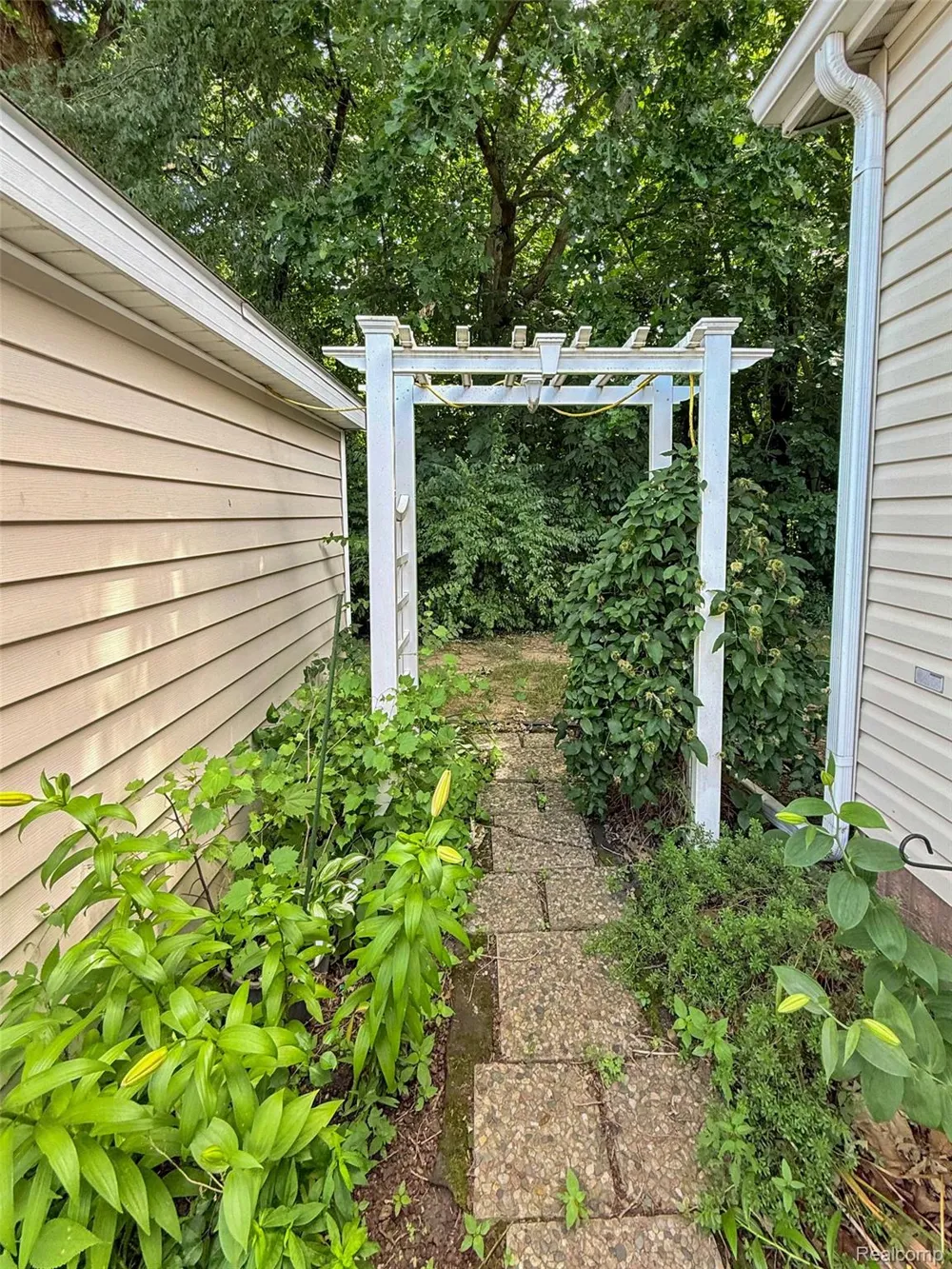 416 Raisin River Drive Adrian City, MI 49221